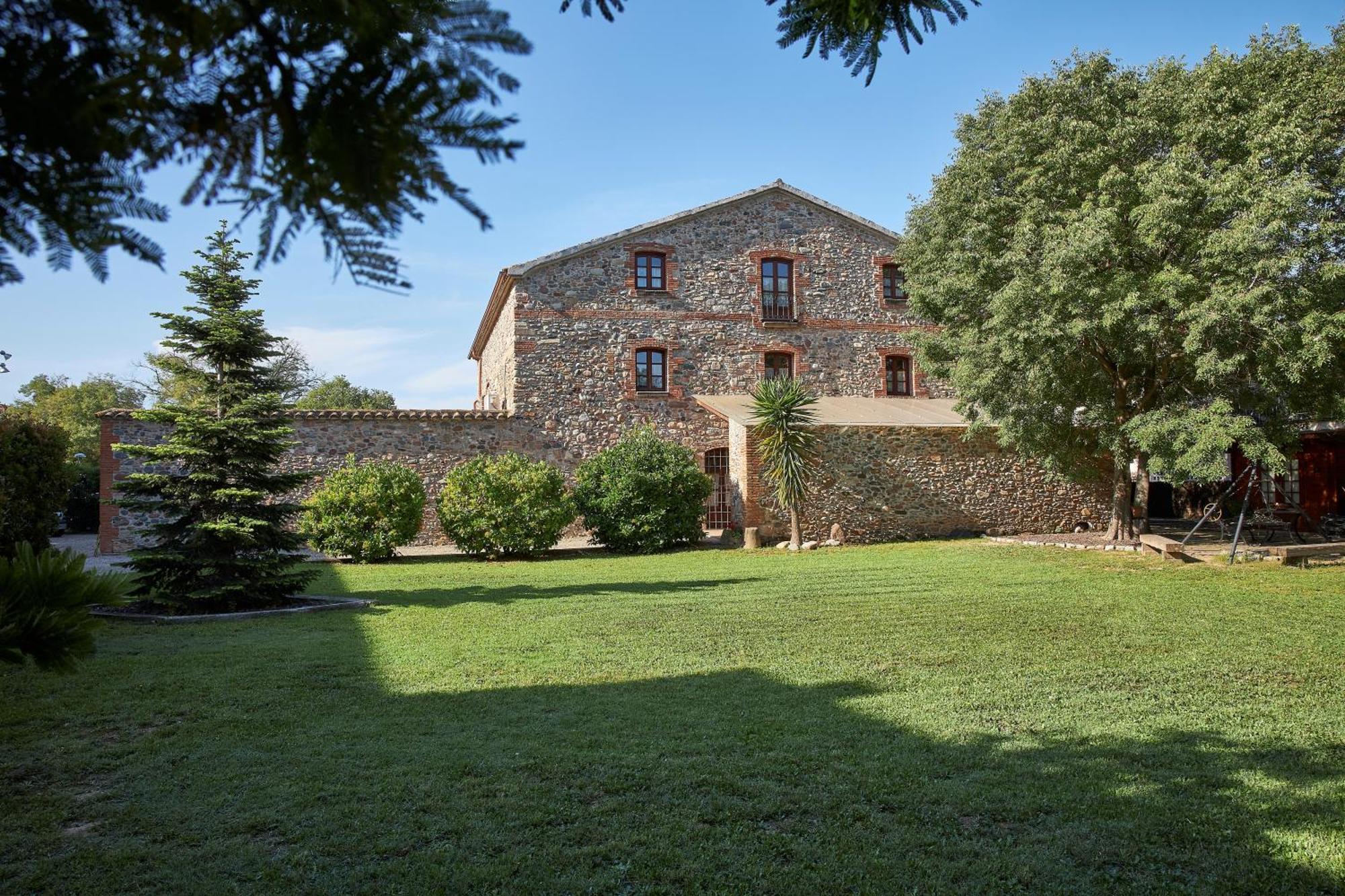 Les Franqueses del Vallès Mas Can Calet Aparthotel מראה חיצוני תמונה