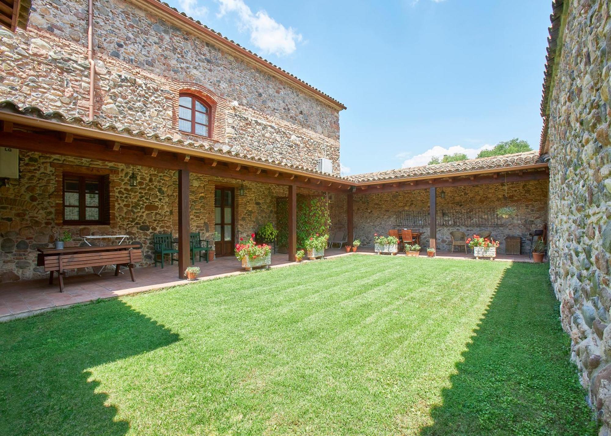 Les Franqueses del Vallès Mas Can Calet Aparthotel מראה חיצוני תמונה