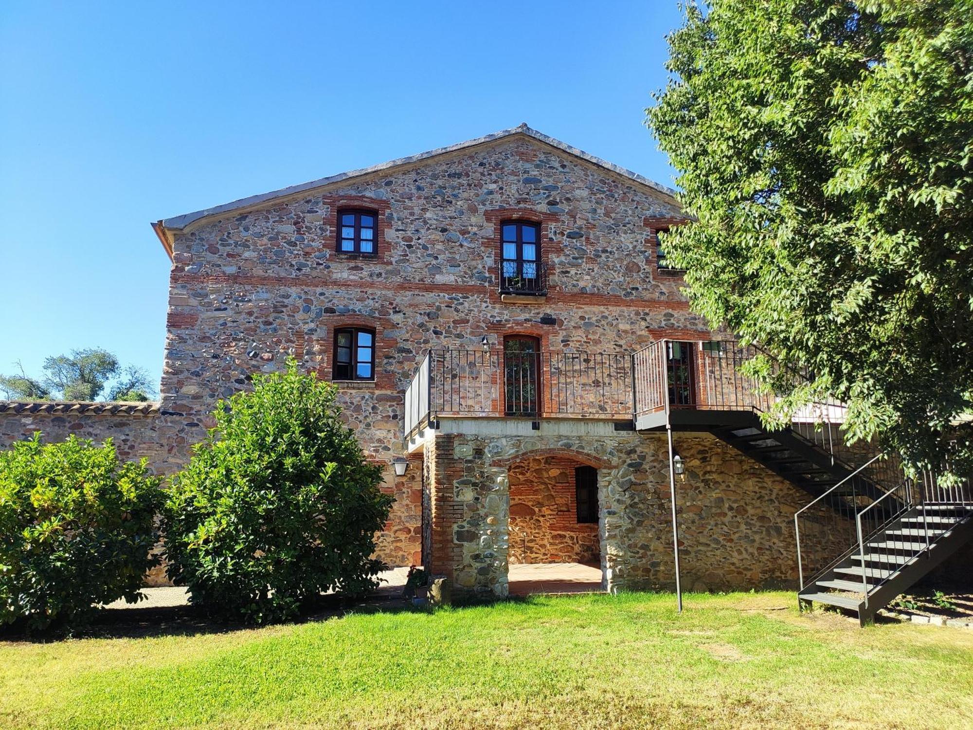 Les Franqueses del Vallès Mas Can Calet Aparthotel מראה חיצוני תמונה